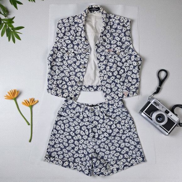 80s GUESS Georges Marciano Daisies High Rise Denim Jean Shorts Vest Set USA - Picture 1 of 13